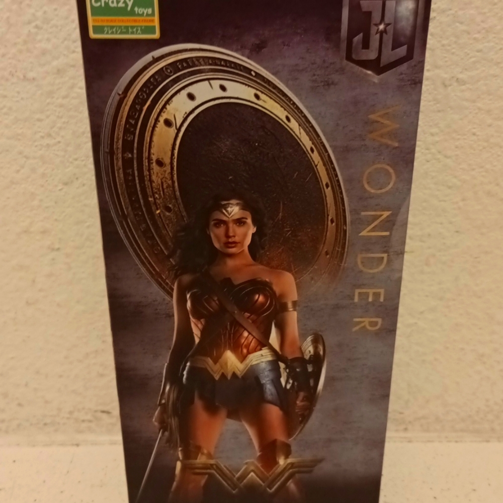 Crazy toys wonder  woman 1/6 scale